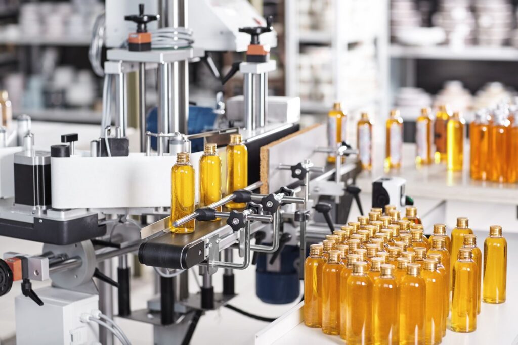 MES plays a role, in the pharmaceutical and medical devices industry as it helps to uphold regulatory standards and ensure the traceability of products.