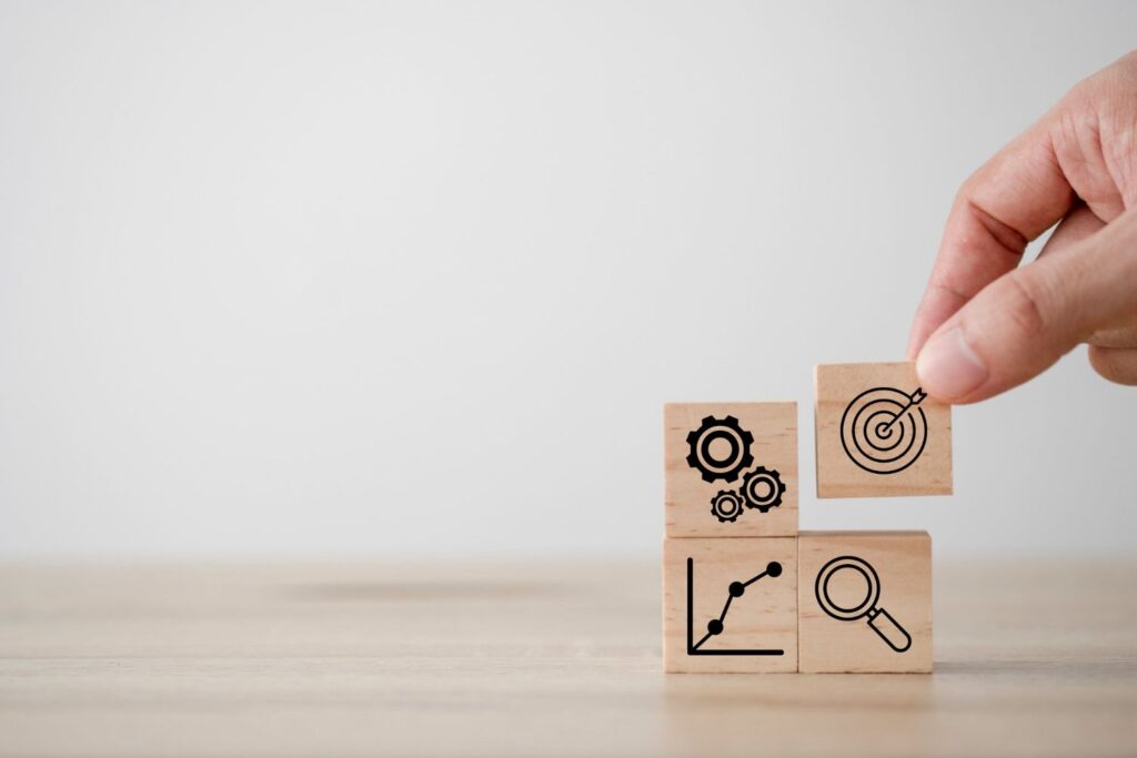 Kaizen yaklaşımı, Six Sigma projelerine entegre edilerek sürekli iyileştirme sürecine katkı sağlayabilir.